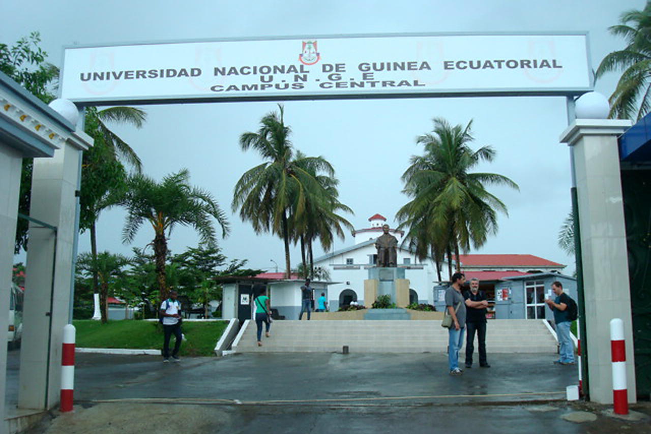 Estudiante preparando selectividad